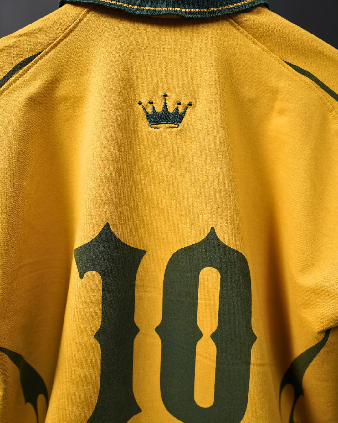 Crest detail