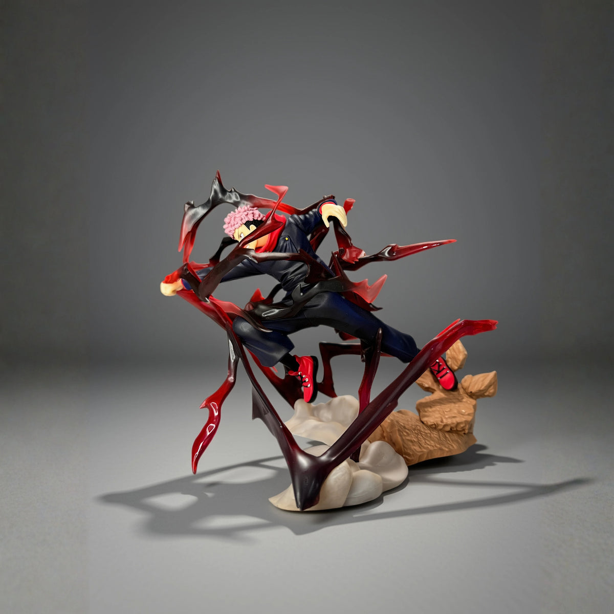 Cursed Hero Figure (20 cm) – view 3 – OverBlaze