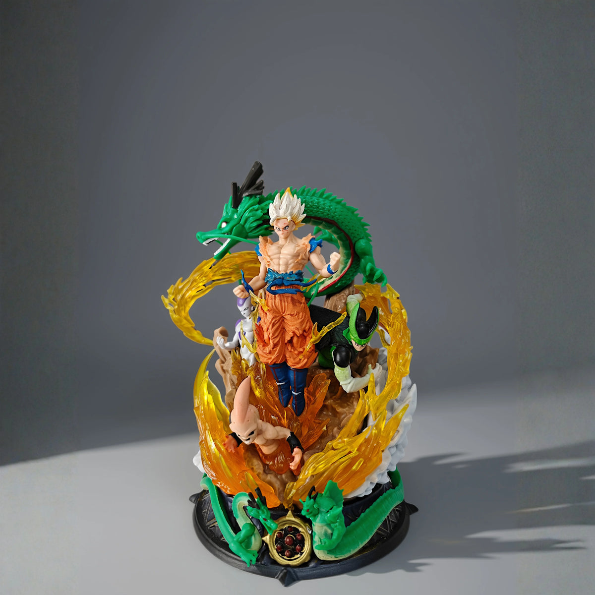 Super Saiyan Diorama (20 cm) – view 2 – OverBlaze