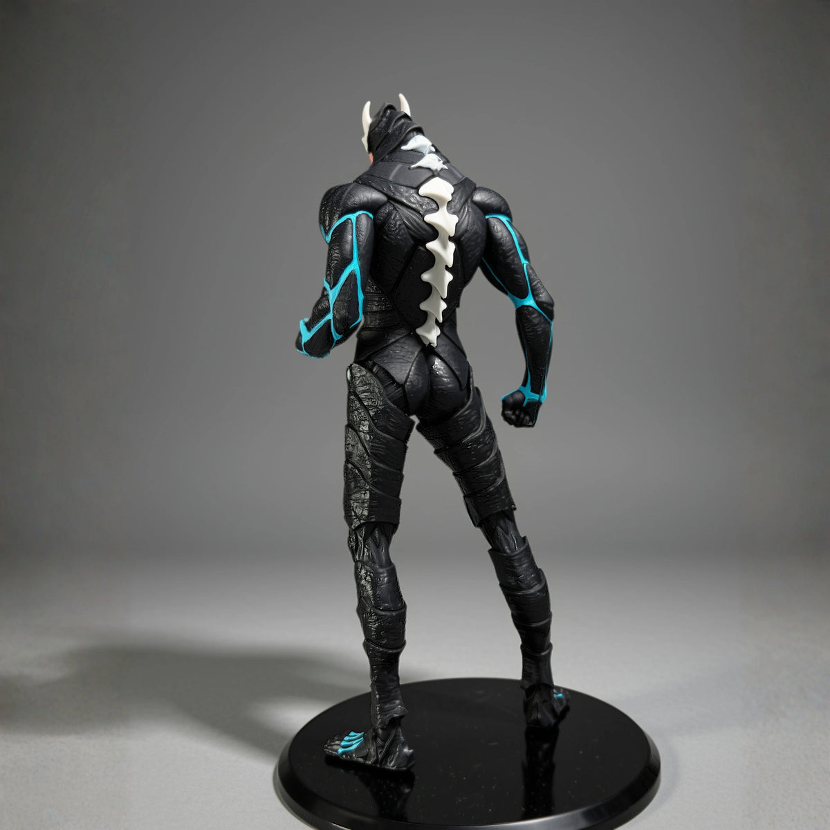 Unidentified Kaiju Figure (18 cm) – view 6 – OverBlaze