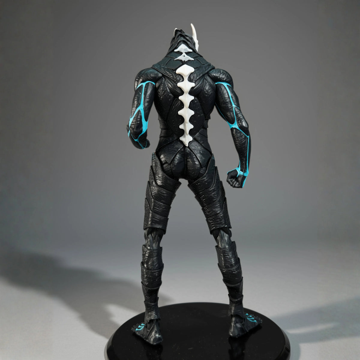 Unidentified Kaiju Figure (18 cm) – view 7 – OverBlaze
